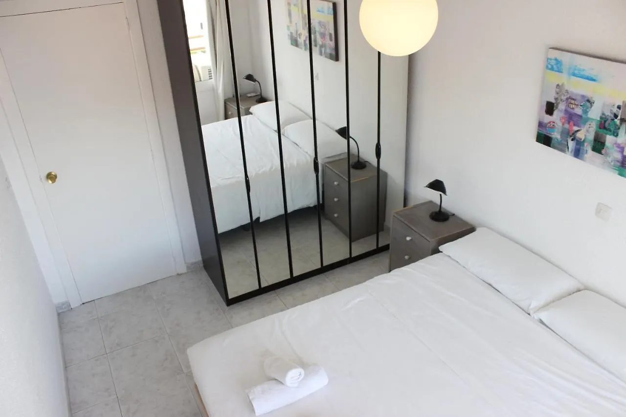 Beautiful Apartment In Front Of Beach, Pool, View Roses 0*,  Spain
