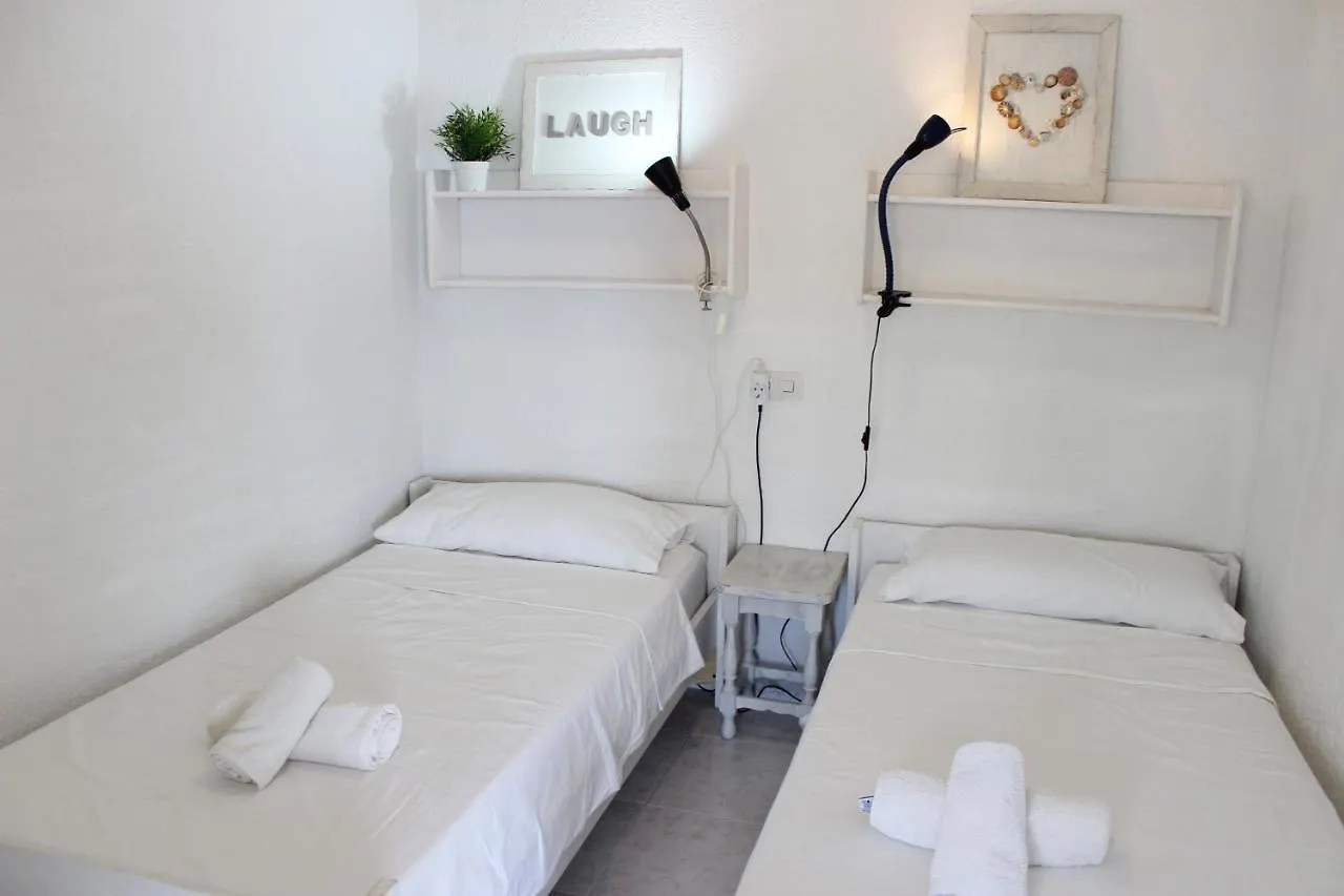 Beautiful Apartment In Front Of Beach, Pool, View Roses Spain