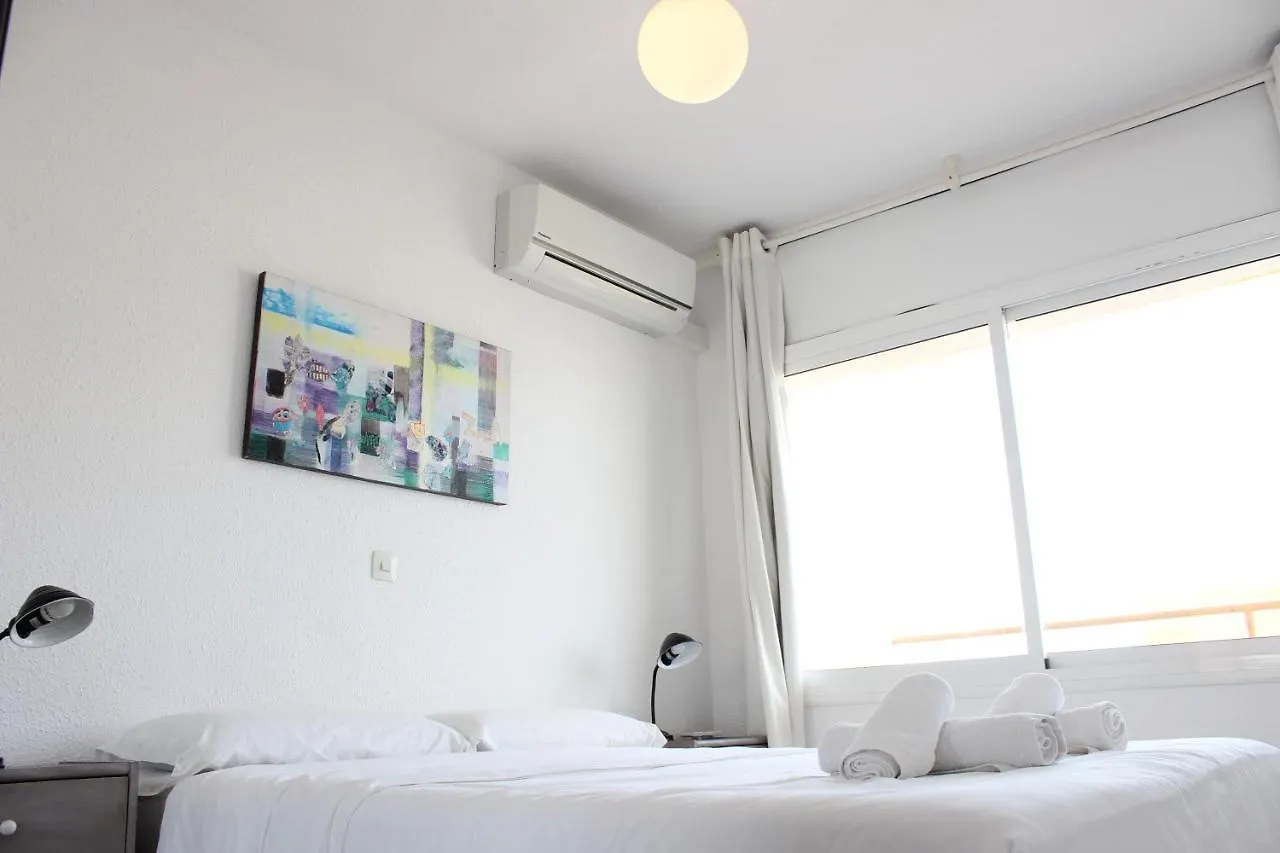 Beautiful Apartment In Front Of Beach, Pool, View Roses Spain