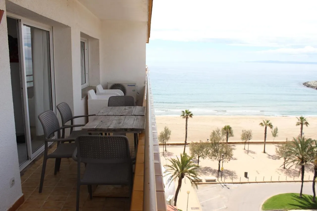 Beautiful Apartment In Front Of Beach, Pool, View Roses 0*,  Spain