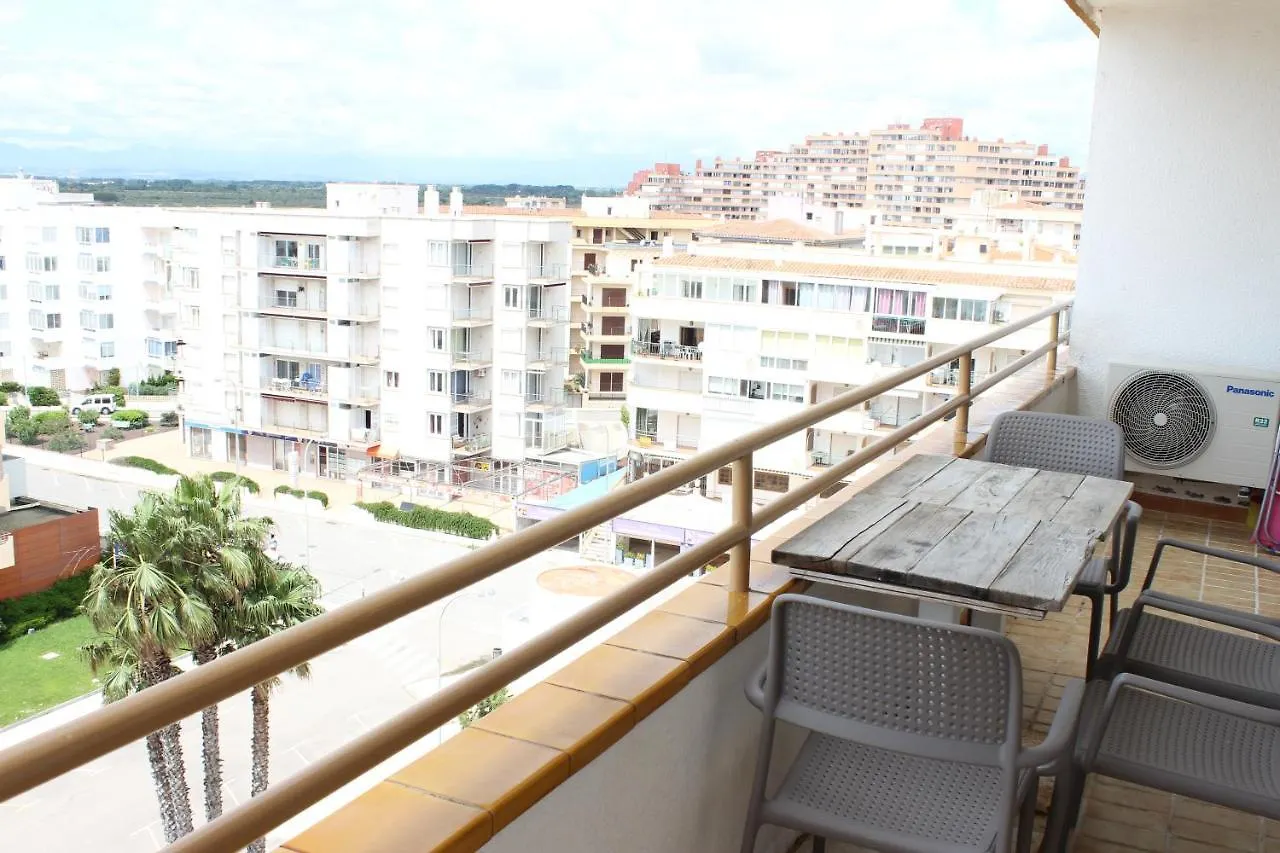 Beautiful Apartment In Front Of Beach, Pool, View Roses