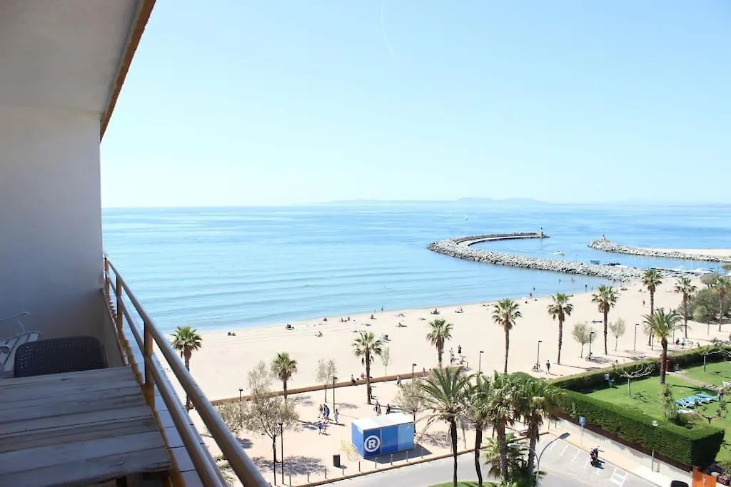 Beautiful Apartment In Front Of Beach, Pool, View Roses
